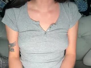 xxnikki_nicolexx live webcam thumbnail