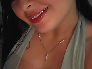 Yamilet1203 live webcam thumbnail