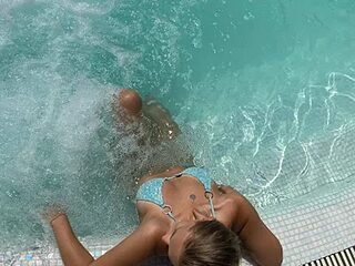 YangLola live webcam thumbnail