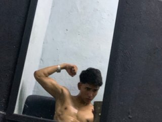 yael963 live webcam thumbnail