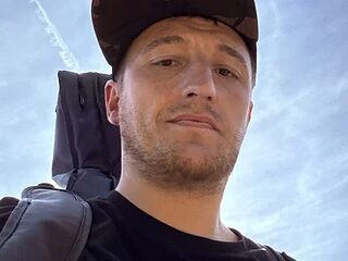 Yennynuemphe135 live webcam thumbnail