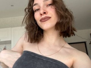 YeseniaTease live webcam thumbnail