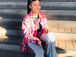 yellowbonecams1874 live webcam thumbnail