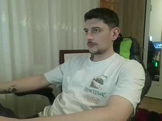 yellowsubmarinex2 live webcam thumbnail
