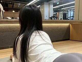 yiyi-love live webcam thumbnail