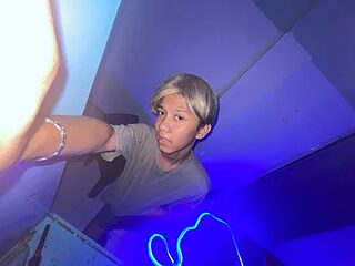 YOURFAVDOLLYXXX_ live webcam thumbnail