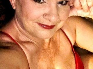 YOURWIFEY live webcam thumbnail