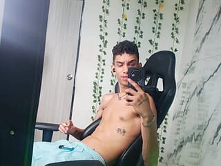 YorYo_hot live webcam thumbnail