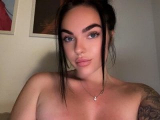 YorkshireGirly live webcam thumbnail