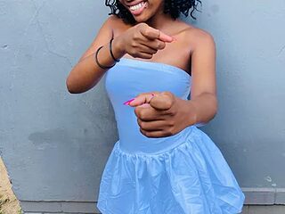 YoungBarbiexx live webcam thumbnail