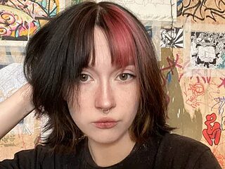 YourFavoriteAltgirl live webcam thumbnail