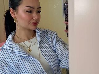 YourHotBabe_ live webcam thumbnail