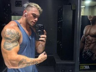 YourHotGreg live webcam thumbnail