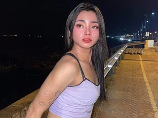 YourHotMenxie18 live webcam thumbnail