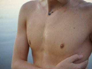 YourMilkyGuy live webcam thumbnail