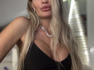Yourhotqueeen live webcam thumbnail