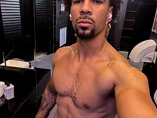 Yourman18c live webcam thumbnail