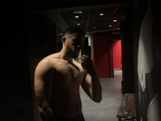 Yourman999 live webcam thumbnail