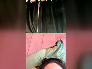 youknowwhoitis18 live webcam thumbnail