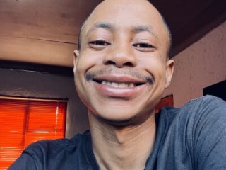 youngsterSA223 live webcam thumbnail