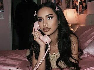 youngstunnagirl live webcam thumbnail