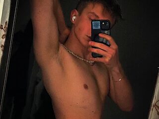 your_boy_NL live webcam thumbnail