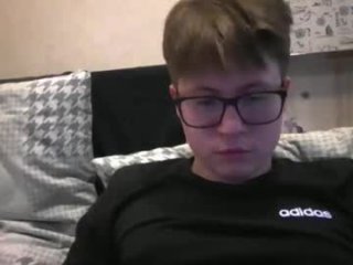 your_boyfriend123 live webcam thumbnail