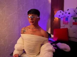your_kitty_boy live webcam thumbnail