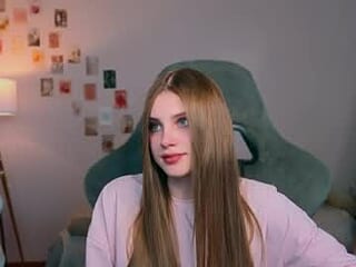 yourbeautyarya live webcam thumbnail