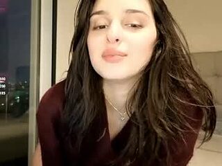 yourfreakygirl live webcam thumbnail