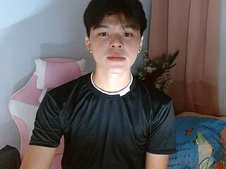 yourhotasiandoms live webcam thumbnail