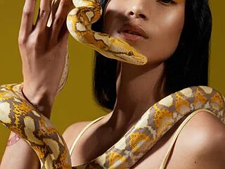 yourhotwild_bella live webcam thumbnail