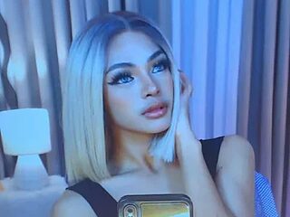 yourlady_keila live webcam thumbnail