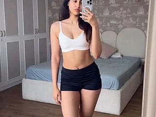 yourmoni001 live webcam thumbnail