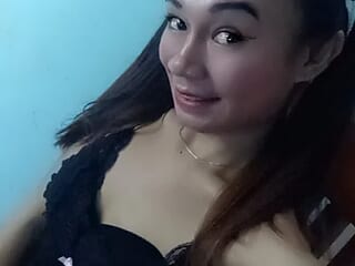 yourslutty_girl69 live webcam thumbnail