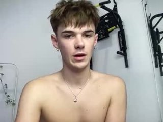 yoursweetyguy live webcam thumbnail