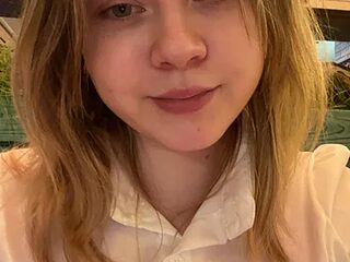 YukiBlush live webcam thumbnail