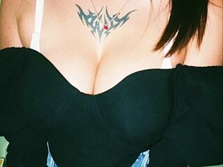 YummyGirl_ live webcam thumbnail