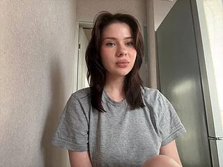 YummyLim live webcam thumbnail