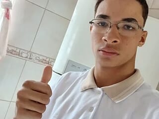 Yuripauzao20cm live webcam thumbnail