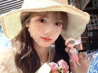 Yuuuuuly live webcam thumbnail