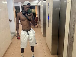 yulian23_ live webcam thumbnail