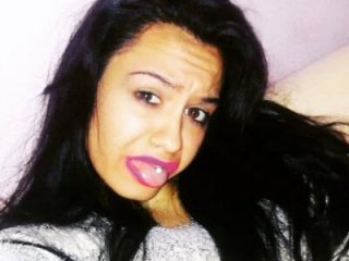 yummy_love live webcam thumbnail