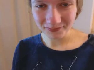 yuonnekreider live webcam thumbnail