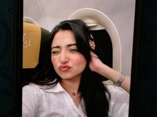 Zaayaa_2 live webcam thumbnail