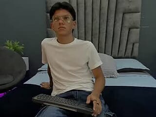 zack_dehaan live webcam thumbnail