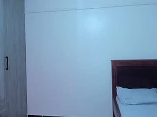zara411 live webcam thumbnail