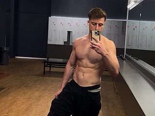 zeusoctavian1 live webcam thumbnail