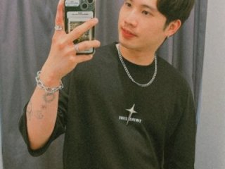 zheng90335 live webcam thumbnail