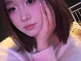 zhouzhou520-18girl live webcam thumbnail